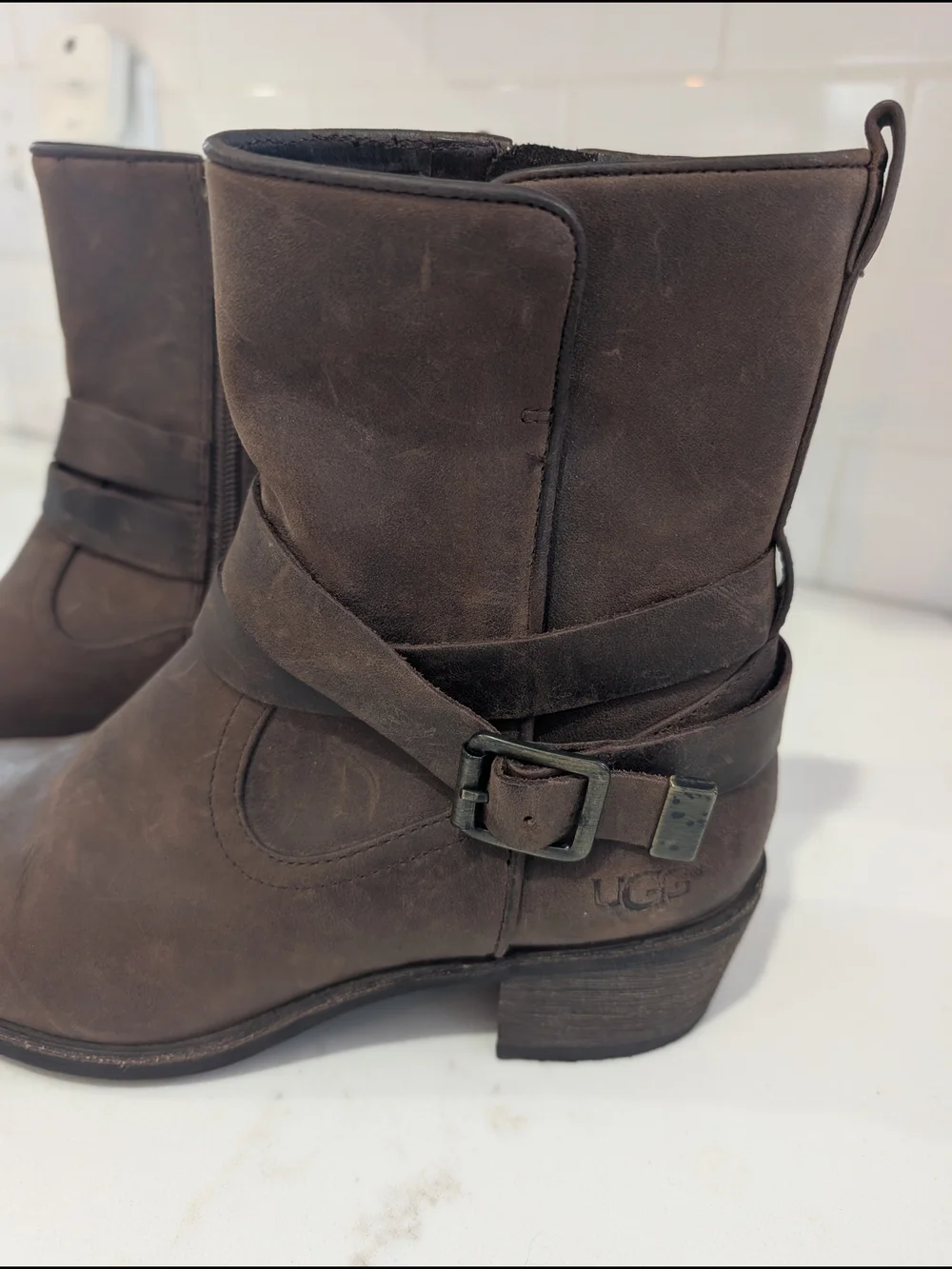 Boho Moto Biker Western UGG Brown Distressed Leather Buckle Strap Heeled 5.5